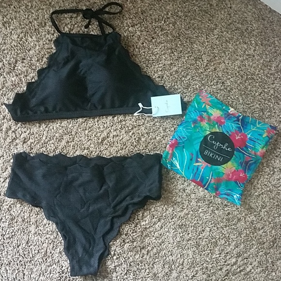 Cupshe Other - Cupshe swimsuit, size medium